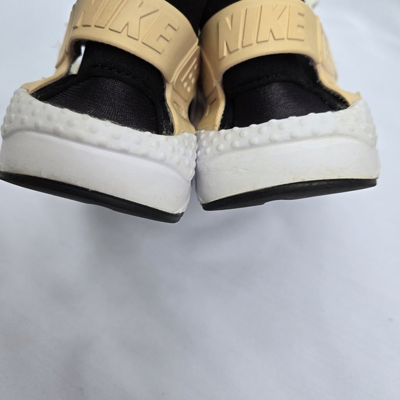 Nike Kids' Sneakers in White, Black, and Cream - Picture 7 of 9